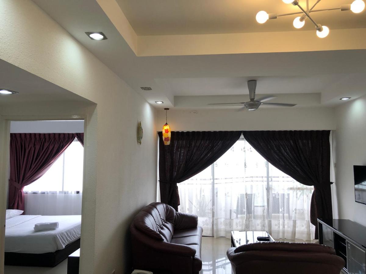 Beach Resort Apartment Batu Ferringhi 05 Exterior foto