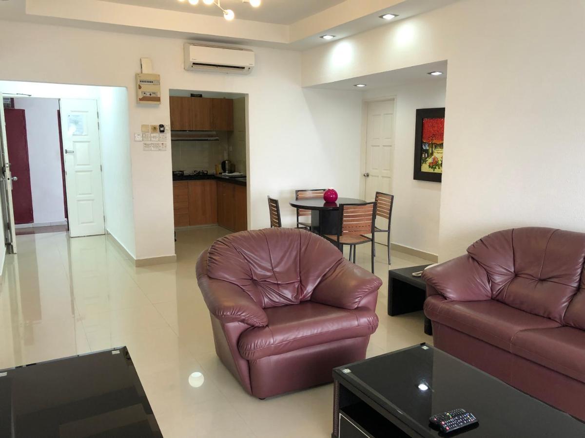 Beach Resort Apartment Batu Ferringhi 05 Exterior foto