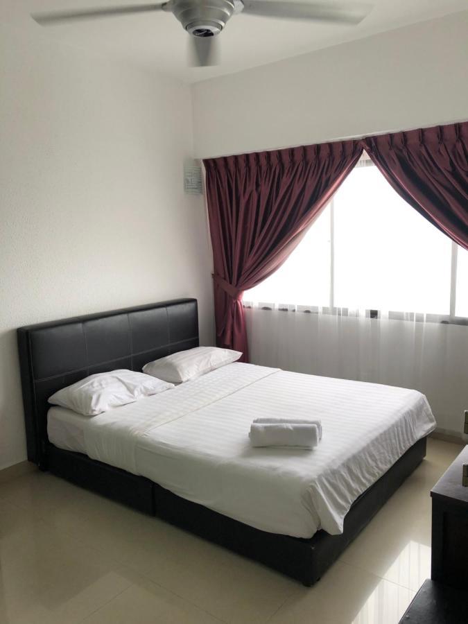 Beach Resort Apartment Batu Ferringhi 05 Exterior foto
