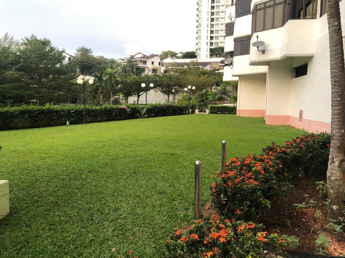 Beach Resort Apartment Batu Ferringhi 05 Exterior foto